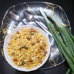 Kolhapuri Murmura chivda (Instant Snack) A picture of Kolhapuri Murmura chivda (Instant Snack).