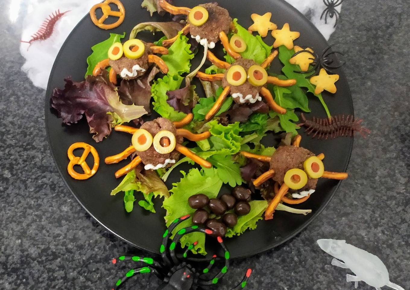 Alb贸ndigas ara帽a 馃暩️馃暦️☠️