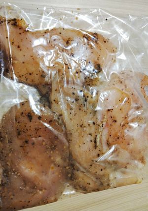 รูปของ อกไก่พริกไทย