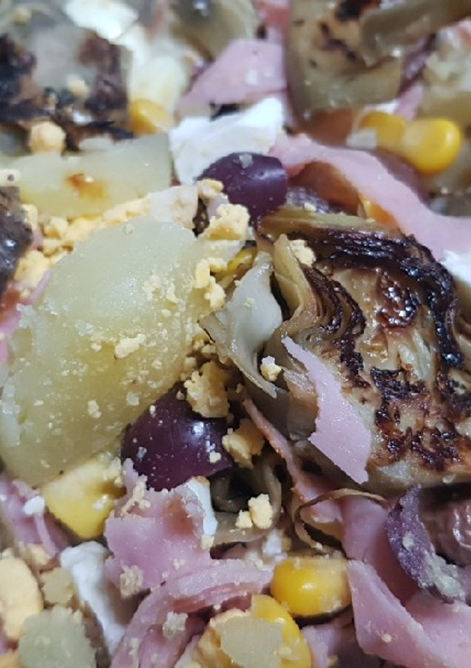 Una foto de Ensalada con alcachofas a la plancha