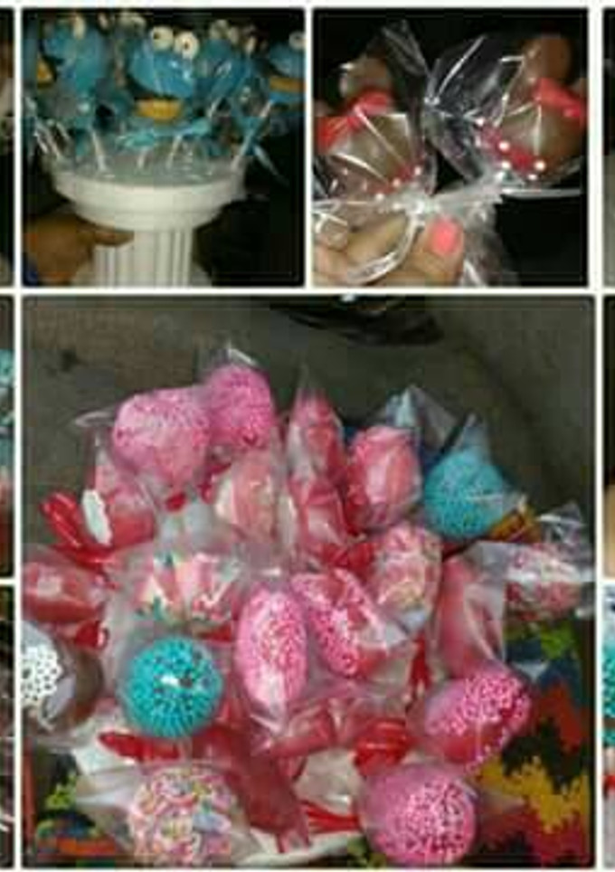 Una foto de Cake pops (paletas de pastel)