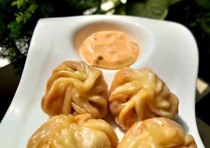 Red pasta momos