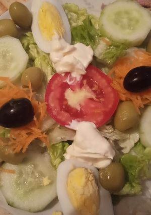 صورة لوصفة سلطة بسيطة ولذيذة 😋😋