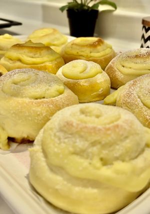 صورة لوصفة بريوش معمر محشي ومزين بكريم باتسيير قطن 😋😋