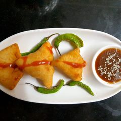 A picture of Aloo Samosa.