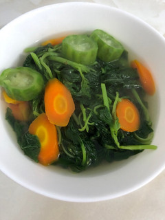Foto resep Sayur Bening Bayam Wortel Oyong