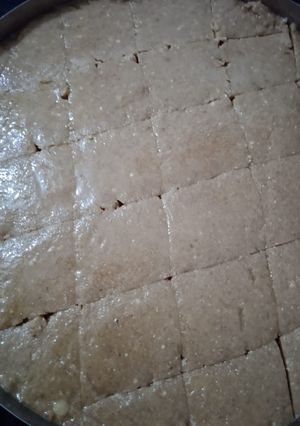 મલ્ટીગ્રેઇન સુખડી (Multigrain Sukhdi Recipe In Gujarati) રેસીપી મુખ્ય ફોટો