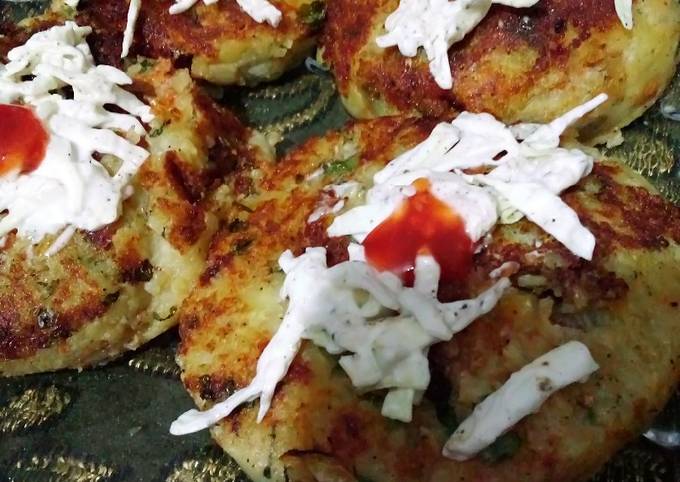 Steps to Make Delicious Aloo ka Cutlus