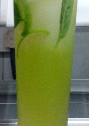 A picture of basil gin-ia.