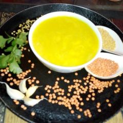 A picture of Garlic dal soup.
