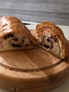 Una foto de Pan de Jamón en panificadora
