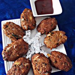 A picture of Khichadi Lolipops.