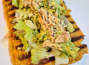 Foto principal de Tostada de zanahoria, harina de avena y queso crema