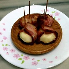 A picture of Waterchestnut Wrapped In Bacon.
