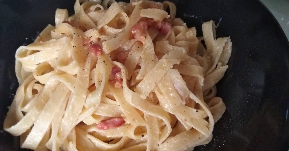 Tagliatelle A La Carbonara Sin Nata Receta Original Receta De Geno Cookpad