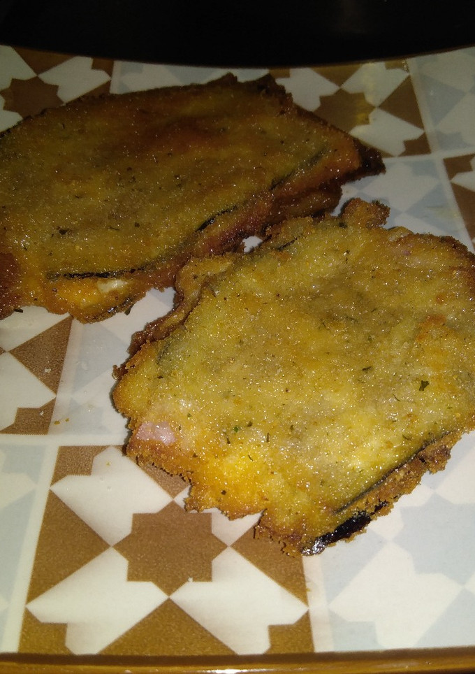 Una foto de Milanesas de berenjena rellenas