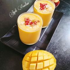 A picture of Mango Lassi 🥤🥤😋😋.
