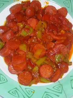 صورة لوصفة سوسيس بالطماطم