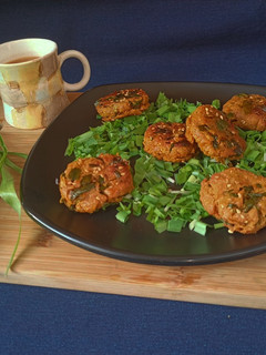 અચારી મસાલા વડા (Achari masala vada recipe in Gujarati) રેસીપી મુખ્ય ફોટો