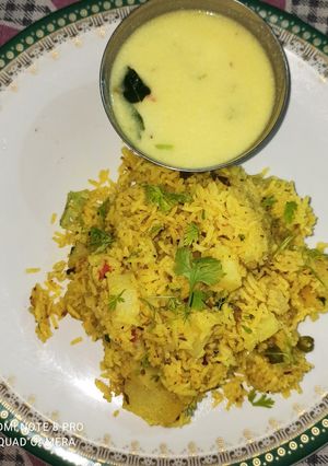 झटपट मसाले भात (masale bhaat recipe in marathi) रेसिपी चे मुख्य फोटो