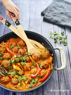 A picture of Turkey Meatballs in Thai Red Coconut Curry.