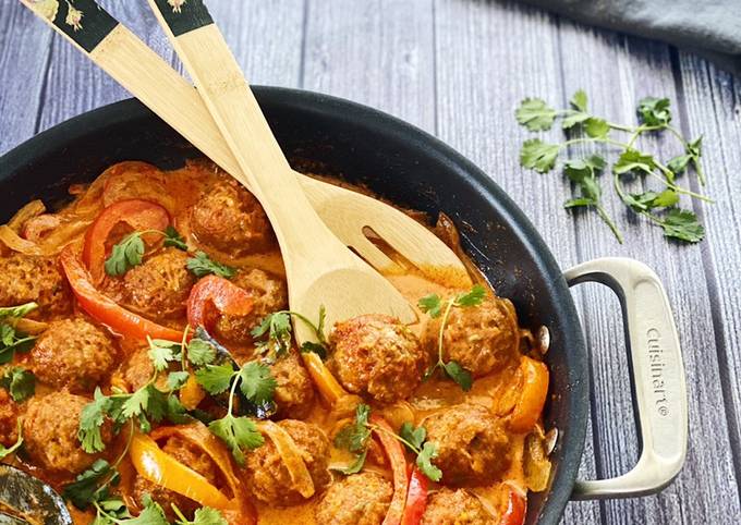 Turkey Meatballs in Thai Red Coconut Curry