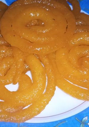 A picture of Rava Jalebi.
