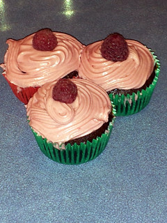 A picture of Raspberry icing.