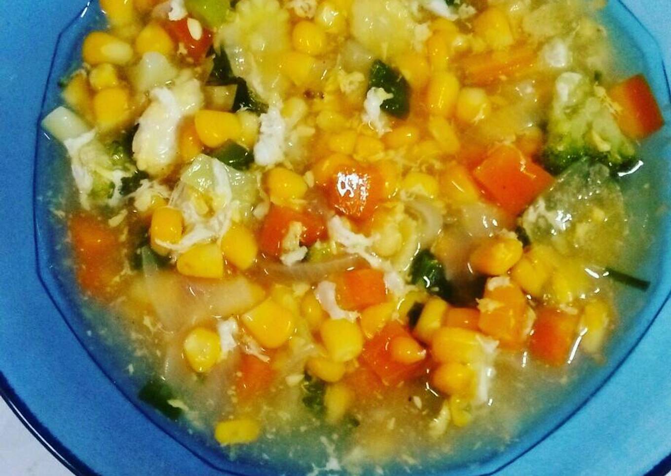 Macaroni chicken corn soup