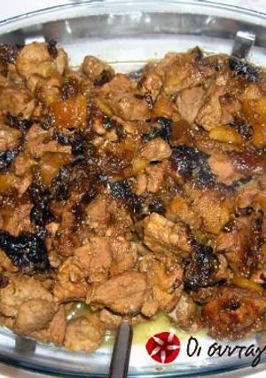 A picture of Pork with brandy and dried fruit.