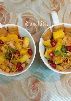 A picture of Mango Salsa Biscuit Gatpat Chaat.