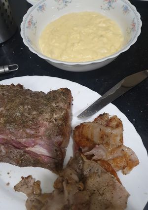 Una foto de Roast beef con puré de patatas y salsa gravy