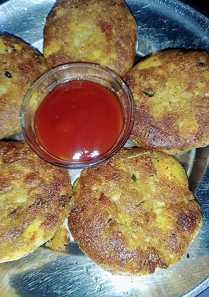 आलू ‌टिक्की(aloo tikki recipe in hindi) रेसिपी मुख्य फोटो