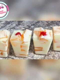 Una foto de Mini shots de piña colada🍍