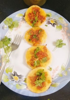 A picture of Oats suji Mini pizza 🍕 pizza 🍕 🍕🍕.