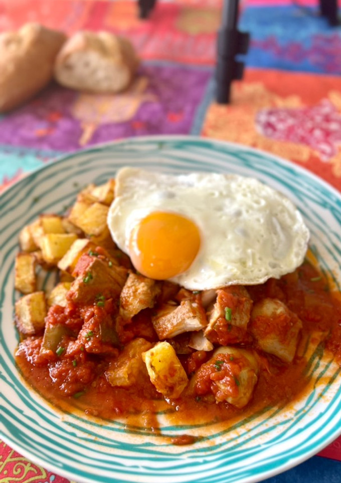 Una foto de Bonito con Tomate