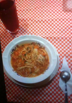 Una foto de Sopa de pasta con pollo