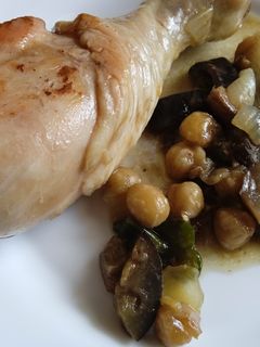 Una foto de Pollo con avellanas