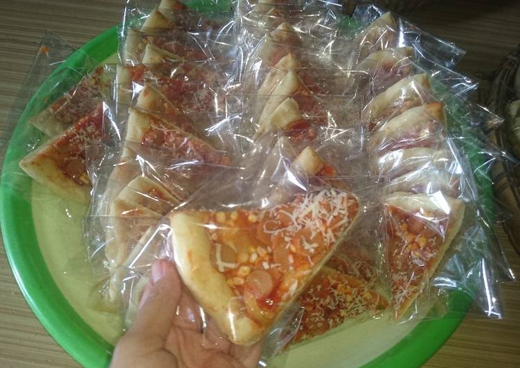 Pizza Teflon potong cocok untuk snack box