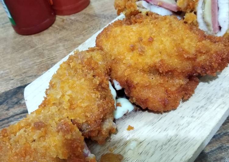 Resep Ayam Filet Isi Daging Burger Keju Leleh Yang Nikmat