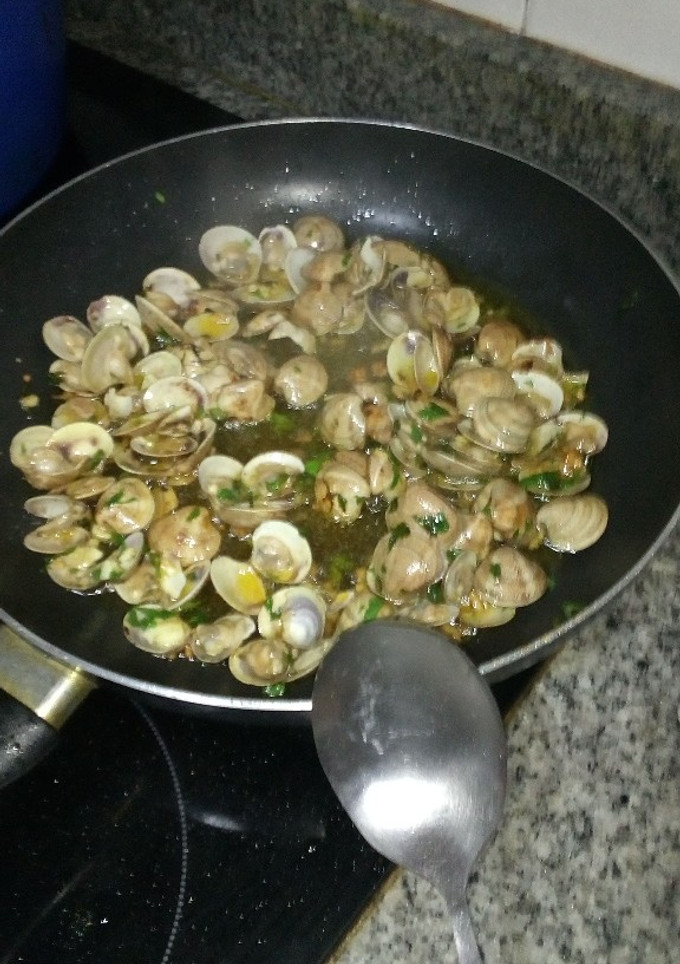 Una foto de Chirlas con perejil