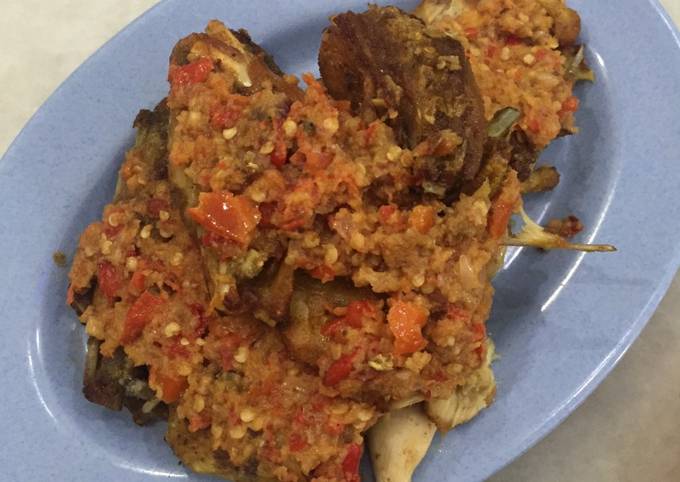 Resep Ayam Gepuk Pak Gembus Kw Super Oleh Mutiara Abelia Cookpad