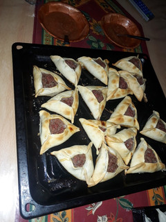 Una foto de Empanadas Árabes con Salsita picante (jujeña) 👌💗