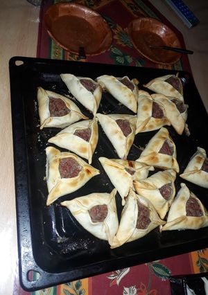 Una foto de Empanadas Árabes con Salsita picante (jujeña) 👌💗