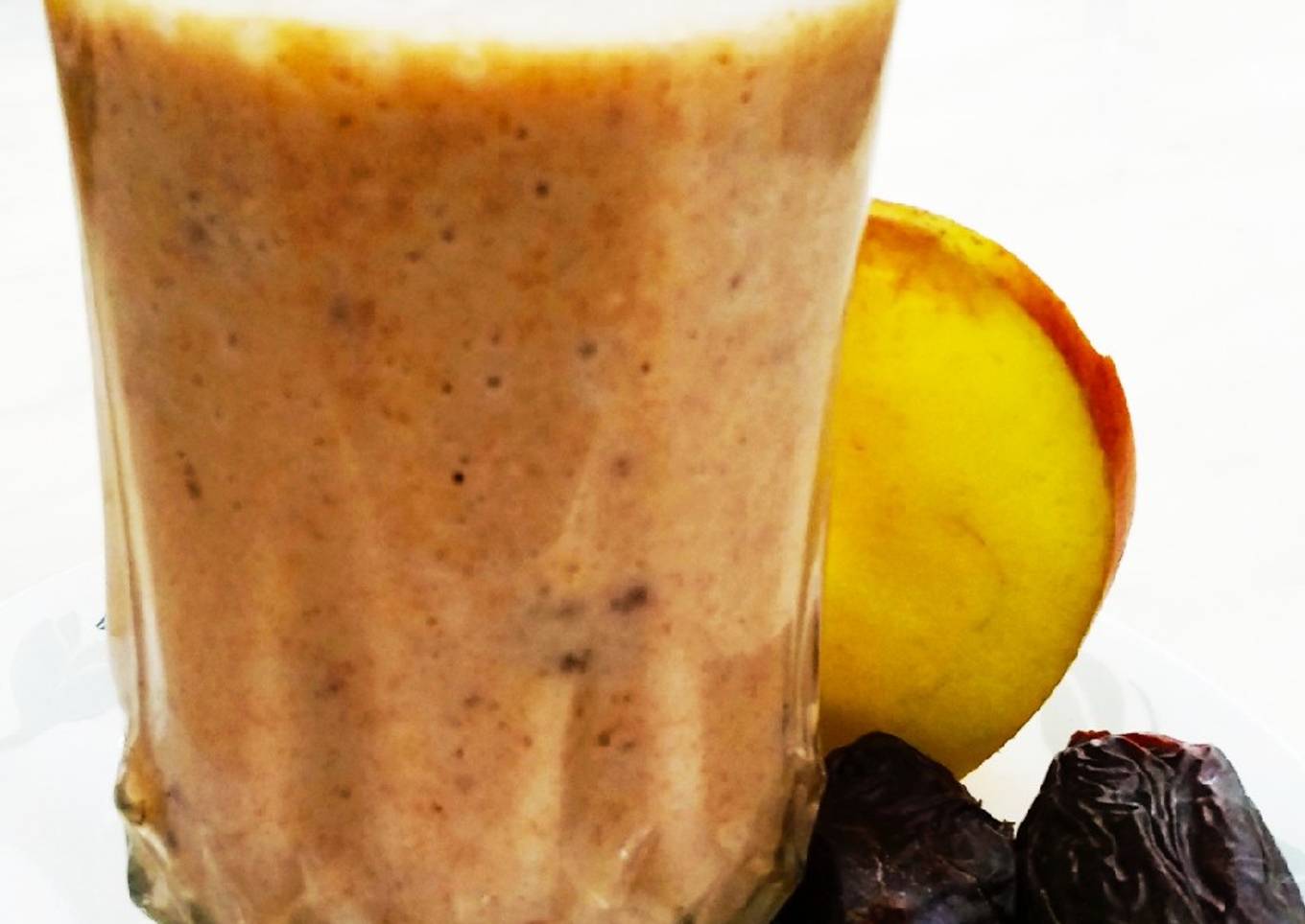 Dates and Apple shake