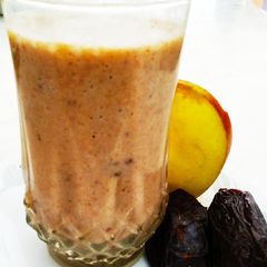 A picture of Dates and Apple shake.