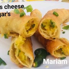 A picture of Potato cheese Cigar's.
