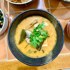 A picture of Chicken and Seafood Tom Yum.