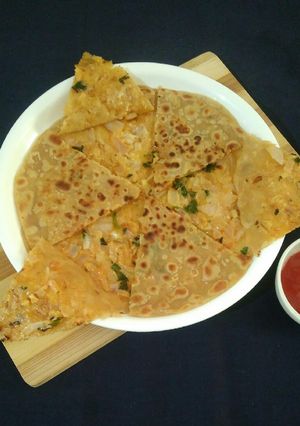 A picture of Cheesy onion Paratha.