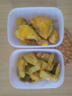 Foto resep Ayam ungkep bumbu kuning, stok tinggal goreng